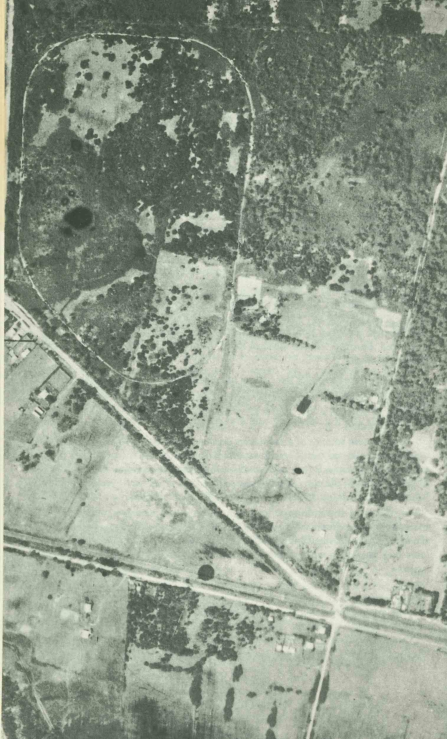 Aerial photograph showing the oval shape of the former Frankston Racecourse